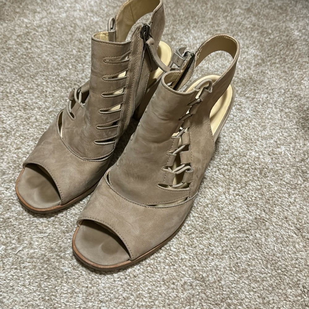 Paul green peep toe sandal